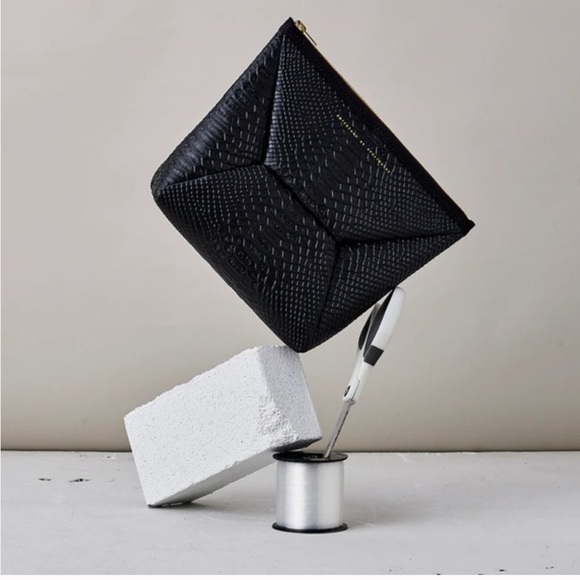 NWT Ampersand as Apostrophe Leather Python Textured Clutch Bag in Black
